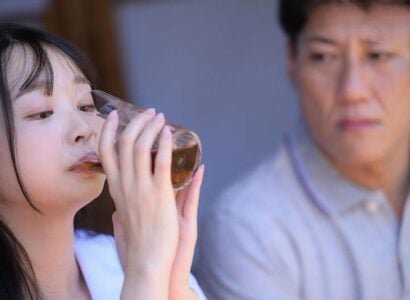 Chú chuốc thuốc kích thích rồi địt cháu gái không trượt phát nào
