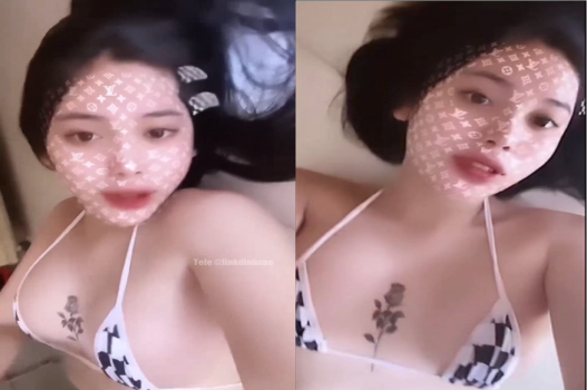 Cô gái quyến rũ chinh phục mọi tư thế yêu